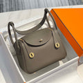 Hermes H073428 Lindy Bag 26 30 H231951 - 26 cm: 26 x 18 x 14 cm / Gold - View 1