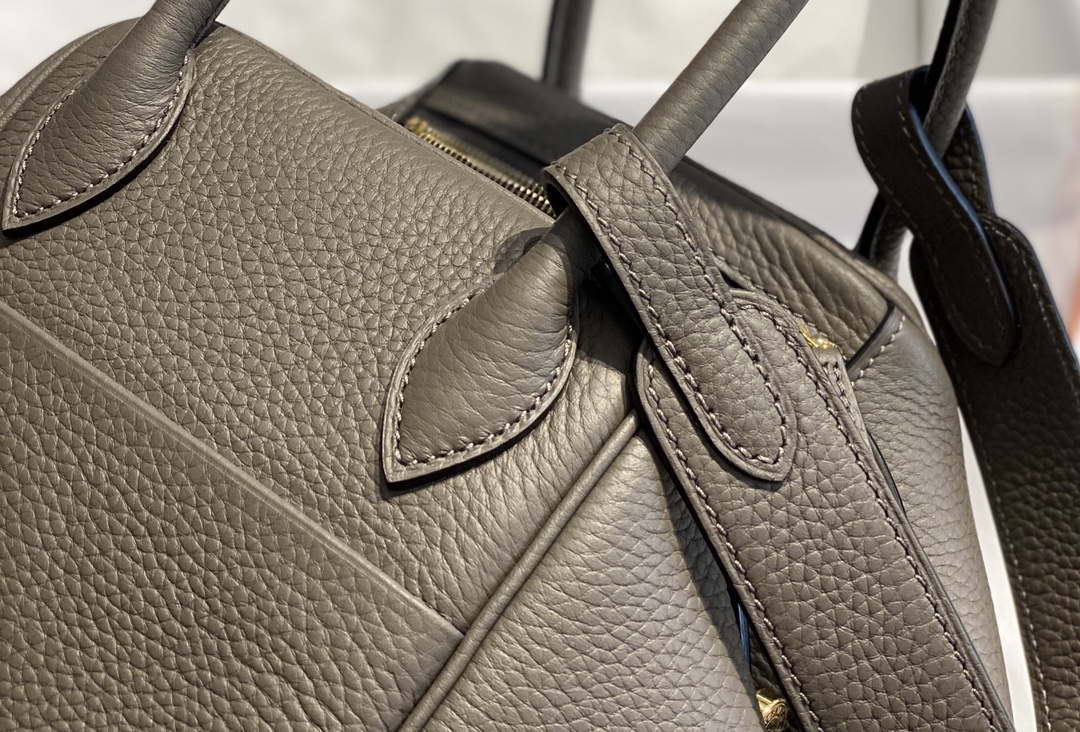 Hermes H073428 Lindy Bag 26 30 H231951 - 26 cm: 26 x 18 x 14 cm / Gold - View 5