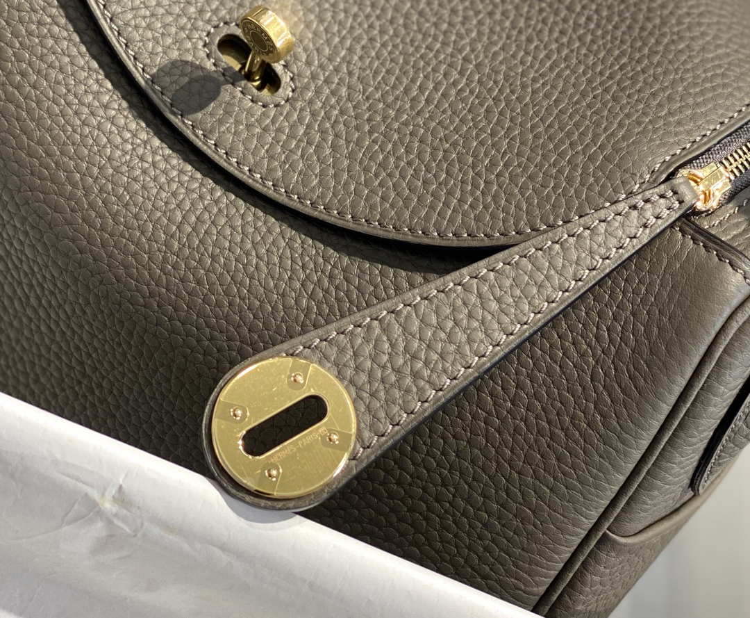 Hermes H073428 Lindy Bag 26 30 H231951