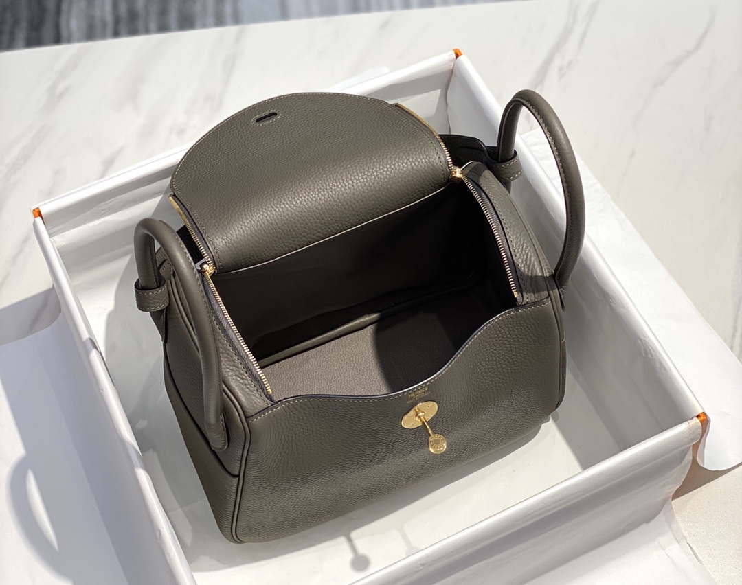 Hermes H073428 Lindy Bag 26 30 H231951