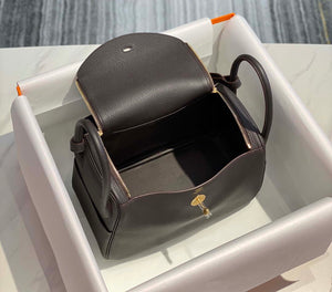 Hermes H073428 Lindy Bag 26 30 H231952 - 26 cm: 26 x 18 x 14 cm / Gold - View 9