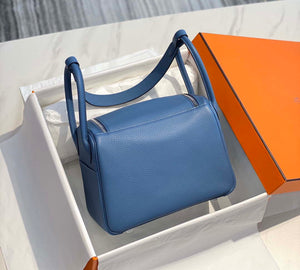 Hermes H073428 Lindy Bag 26 30 H231953 - 26 cm: 26 x 18 x 14 cm / Gold - View 2