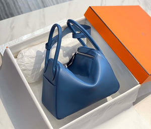 Hermes H073428 Lindy Bag 26 30 H231953 - 26 cm: 26 x 18 x 14 cm / Gold - View 4