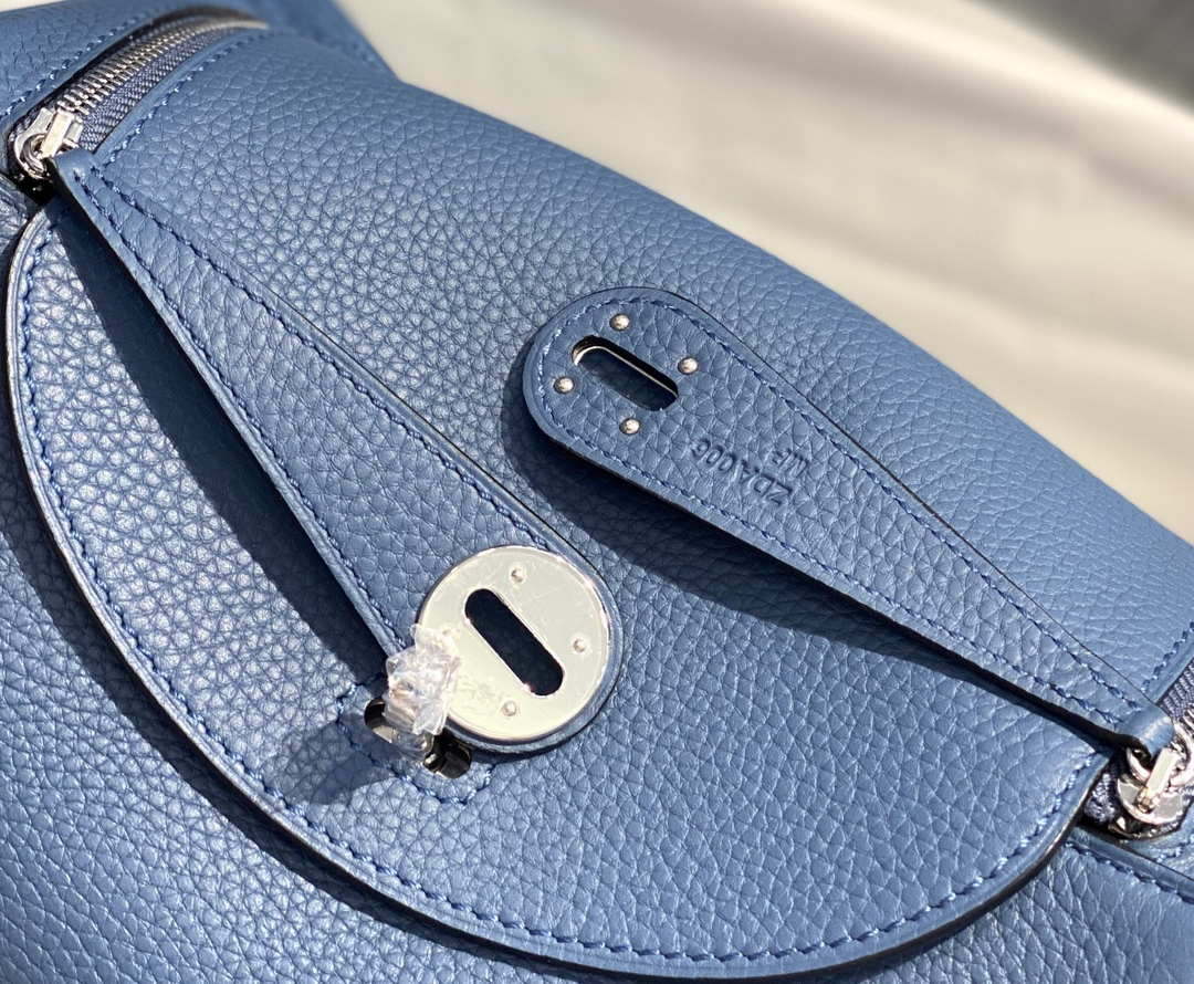 Hermes H073428 Lindy Bag 26 30 H231953 - 26 cm: 26 x 18 x 14 cm / Gold - View 6