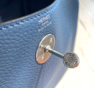 Hermes H073428 Lindy Bag 26 30 H231953 - 26 cm: 26 x 18 x 14 cm / Gold - View 8