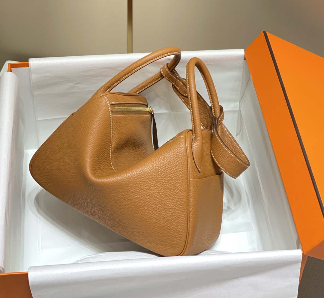 Hermes H073428 Lindy Bag 26 30 H231954 - 26 cm: 26 x 18 x 14 cm / Gold - View 4