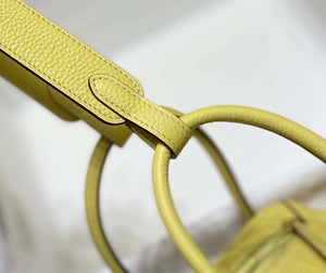 Hermes H073428 Lindy Bag 26 30 H231955 - 26 cm: 26 x 18 x 14 cm / Gold - View 7