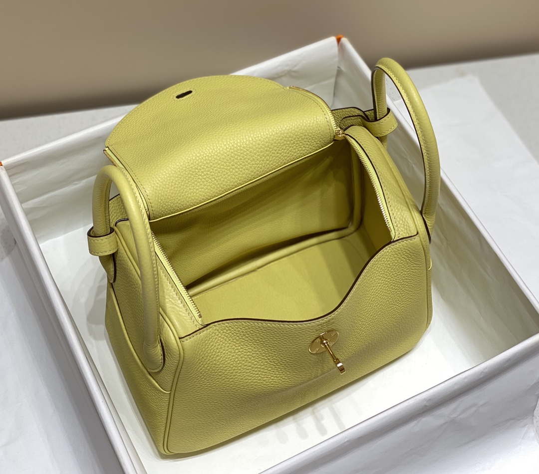 Hermes H073428 Lindy Bag 26 30 H231955