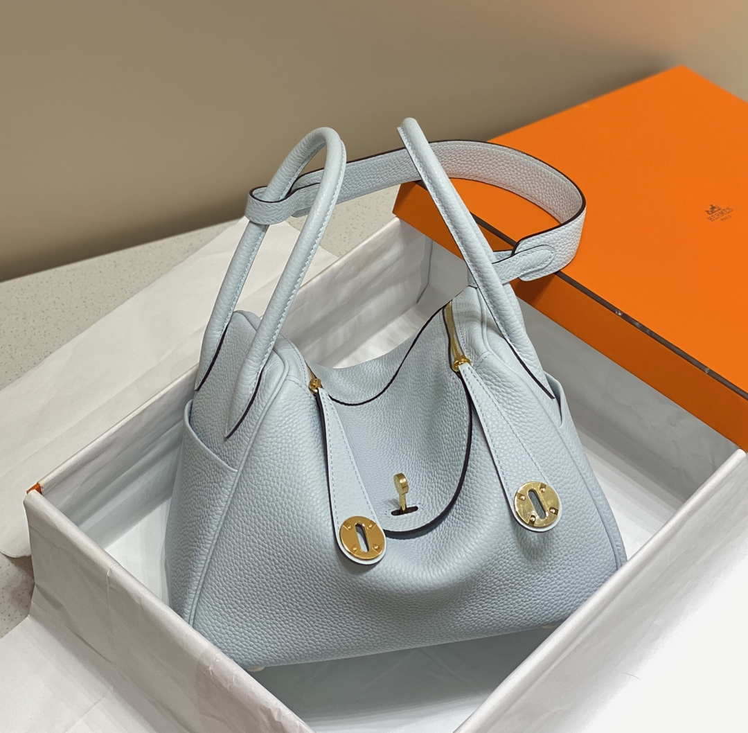Hermes H073428 Lindy Bag 26 30 H231956 - 26 cm: 26 x 18 x 14 cm / Gold - View 1