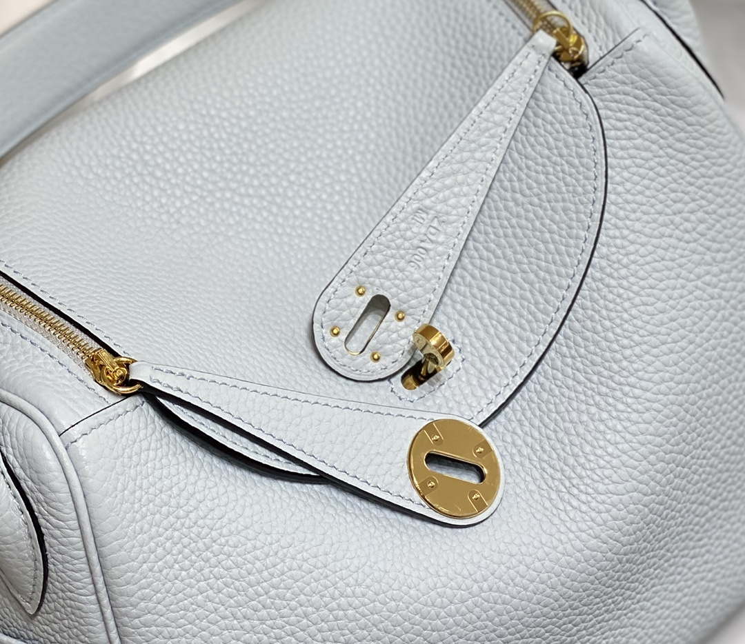 Hermes H073428 Lindy Bag 26 30 H231956 - 26 cm: 26 x 18 x 14 cm / Gold - View 4
