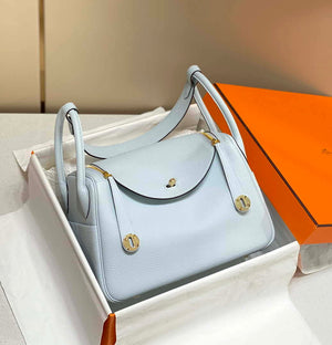 Hermes H073428 Lindy Bag 26 30 H231956 - 26 cm: 26 x 18 x 14 cm / Gold - View 10