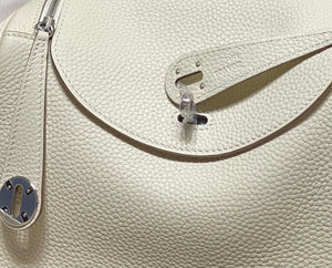 Hermes H073428 Lindy Bag 26 30 H231957 - 26 cm: 26 x 18 x 14 cm / Gold - View 6