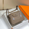 Hermes H073428 Lindy Bag 26 30 H231958 - 26 cm: 26 x 18 x 14 cm / Gold - View 1