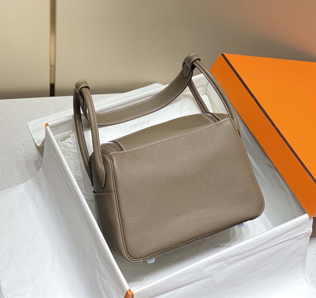 Hermes H073428 Lindy Bag 26 30 H231958
