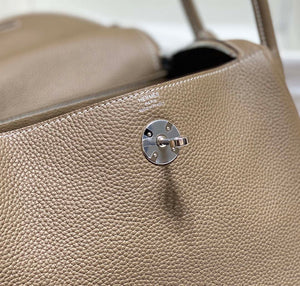 Hermes H073428 Lindy Bag 26 30 H231958 - 26 cm: 26 x 18 x 14 cm / Gold - View 6