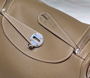 Hermes H073428 Lindy Bag 26 30 H231958 - 26 cm: 26 x 18 x 14 cm / Gold - View 7