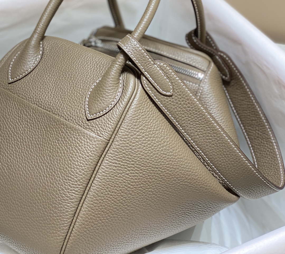 Hermes H073428 Lindy Bag 26 30 H231958