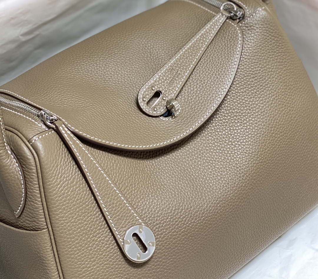 Hermes H073428 Lindy Bag 26 30 H231958