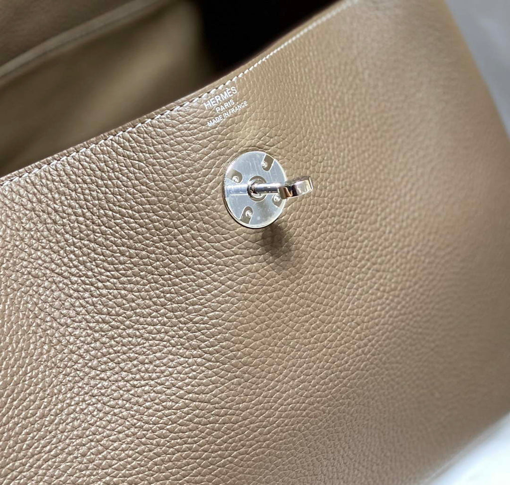 Hermes H073428 Lindy Bag 26 30 H231958