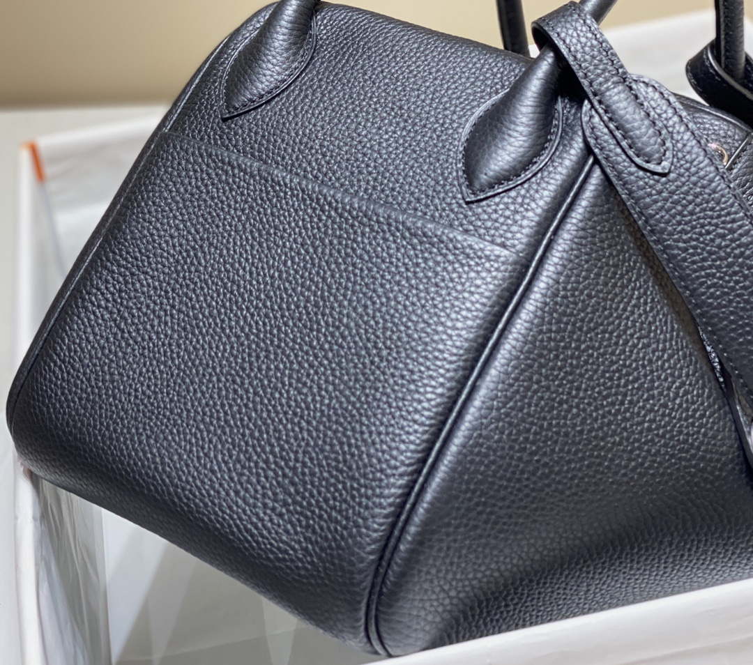 Hermes H073428 Lindy Bag 26 30 H231959 - 26 cm: 26 x 18 x 14 cm / Gold - View 6