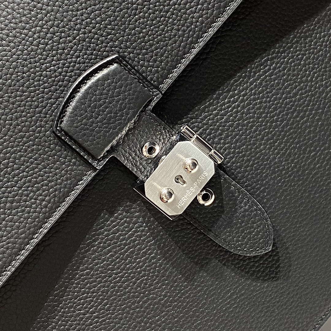Hermes H074409CBH0 Men Sac a depeches light 1-37 briefcase Black