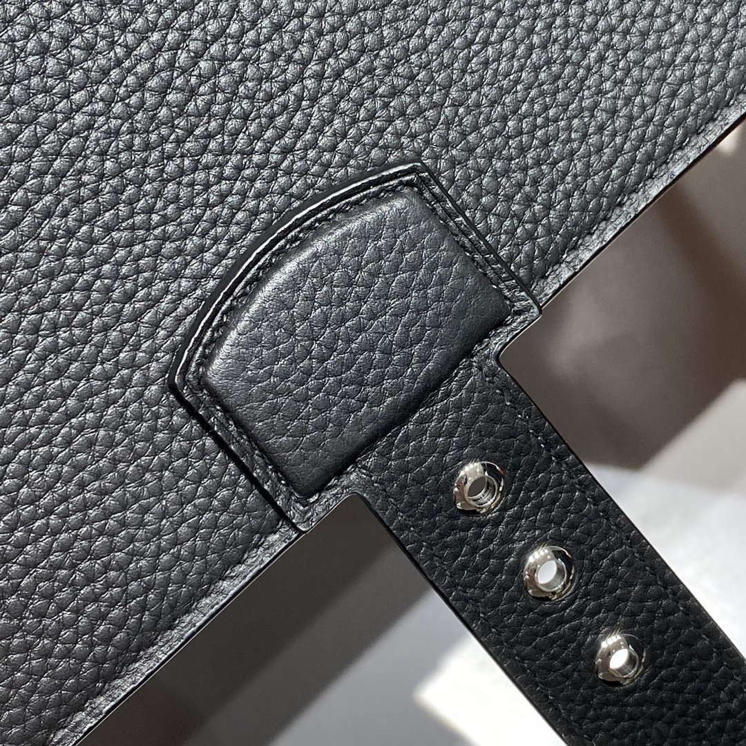 Hermes H074409CBH0 Men Sac a depeches light 1-37 briefcase Black