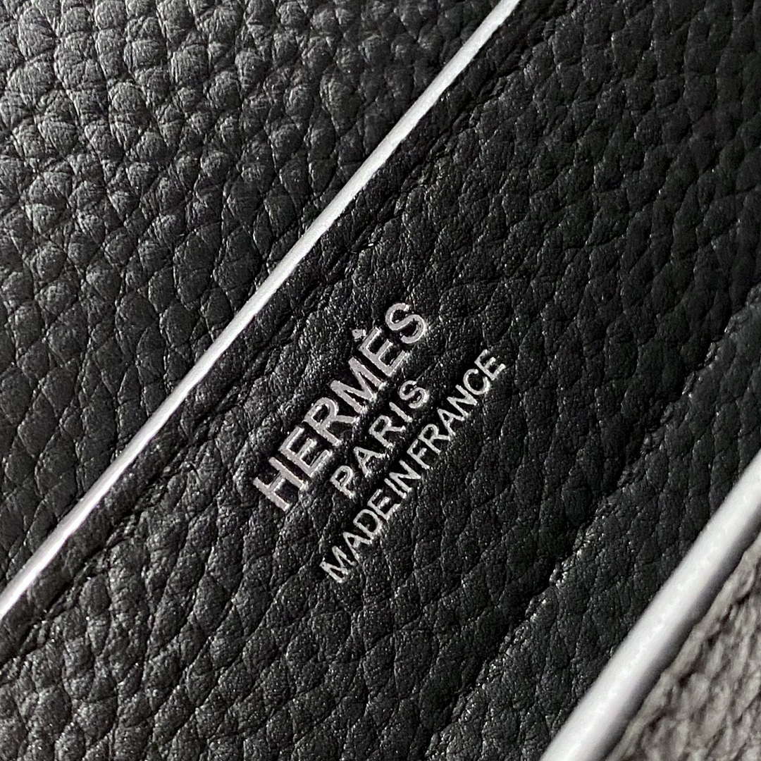 Hermes H074409CBH0 Men Sac a depeches light 1-37 briefcase Black