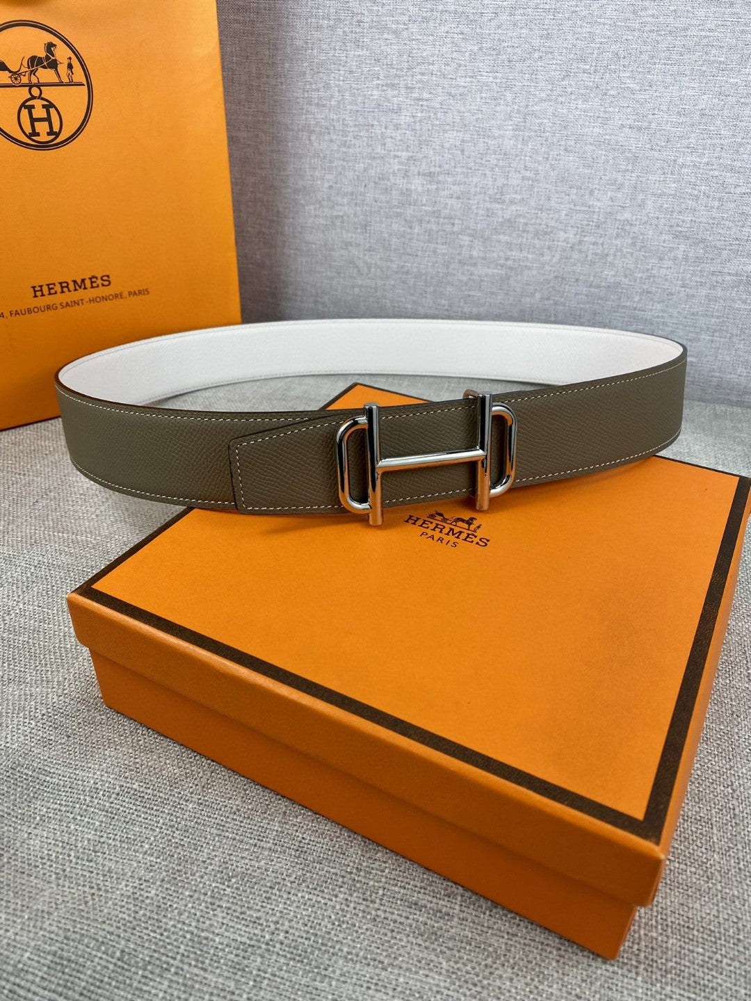 Hermes H074562CUZ3 Constance belt buckle & Reversible leather strap 38 mm H990020 - Gold / '--Please Select-- - View 1