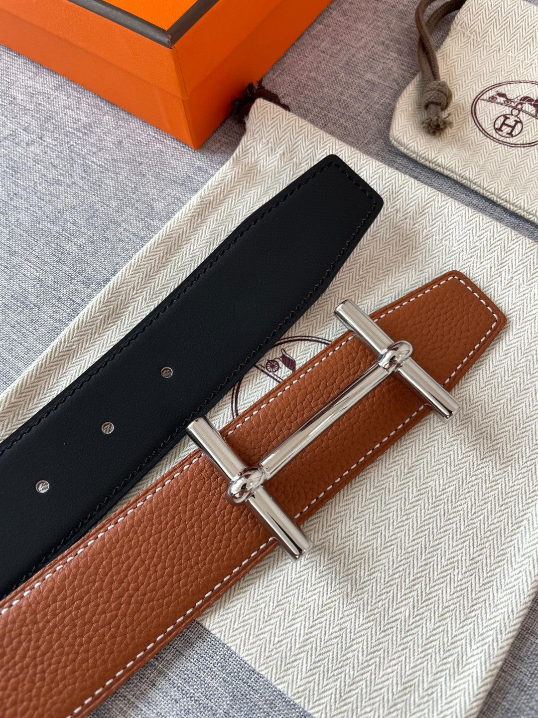 Hermes H074562CUZ3 Constance belt buckle & Reversible leather strap 38 mm H990036 - Gold / '--Please Select-- - View 4
