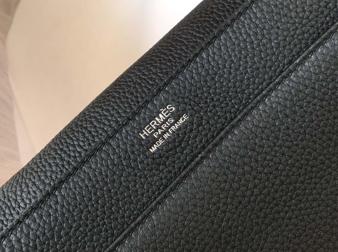 Hermes H074774CK37 Steve light messenger bag 34cm Black