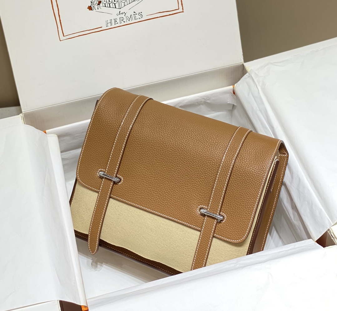 Hermes H074774CK37 Steve light messenger bag 34cm Brown - Default Title - View 1