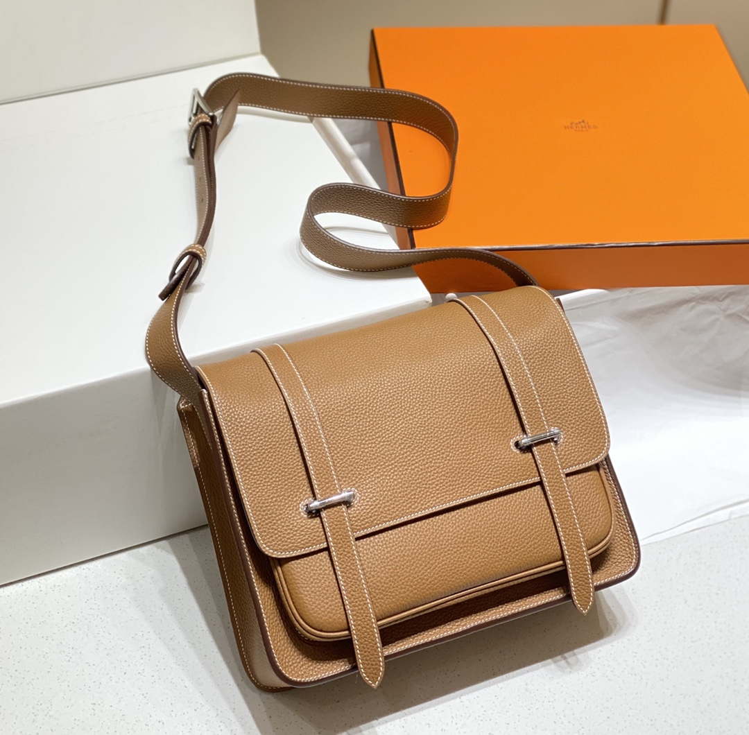 Hermes H074774CK37 Steve light messenger bag 34cm Brown