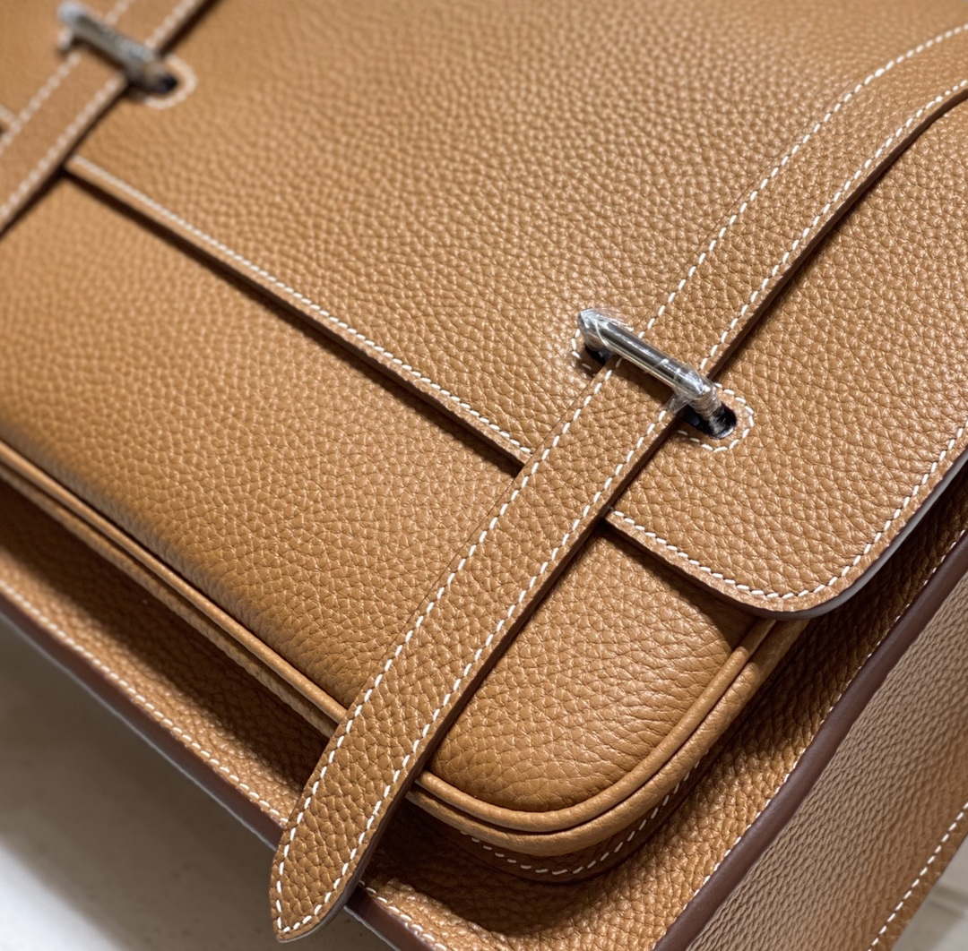 Hermes H074774CK37 Steve light messenger bag 34cm Brown