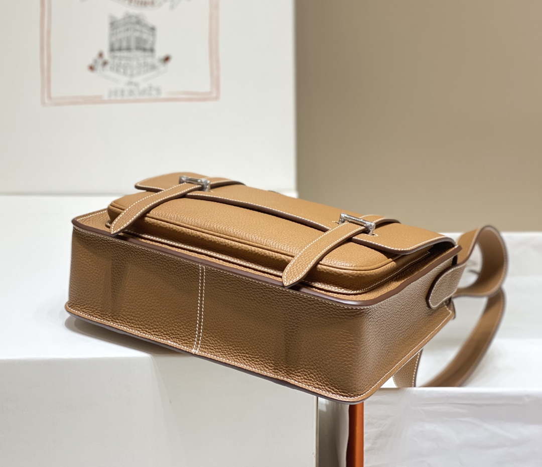 Hermes H074774CK37 Steve light messenger bag 34cm Brown