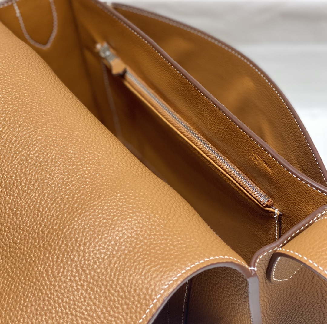 Hermes H074774CK37 Steve light messenger bag 34cm Brown