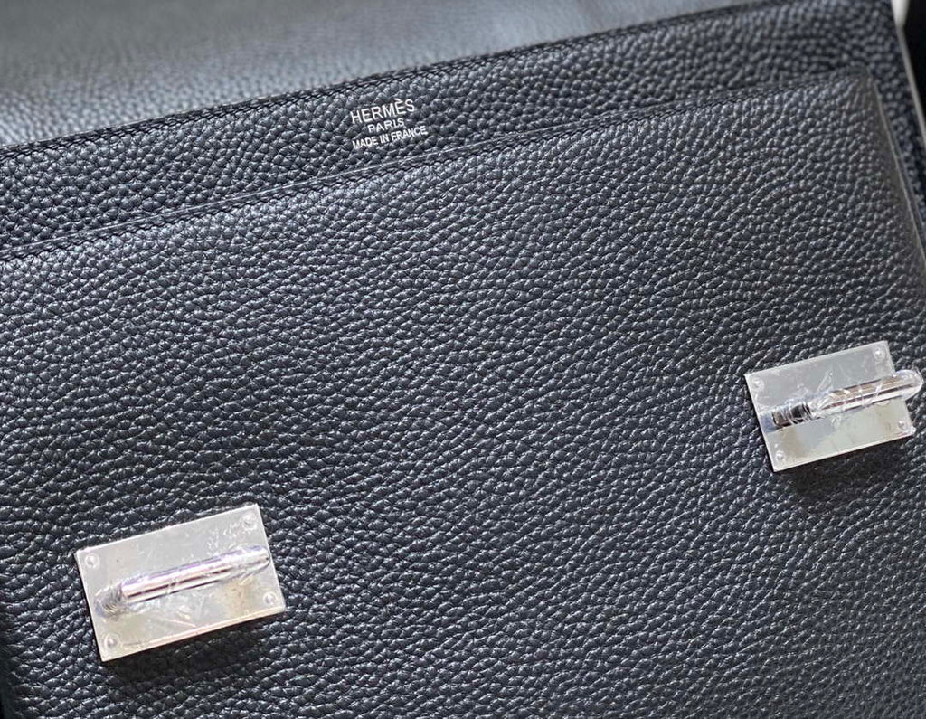 Hermes H074774CK37 Steve light messenger bag Black