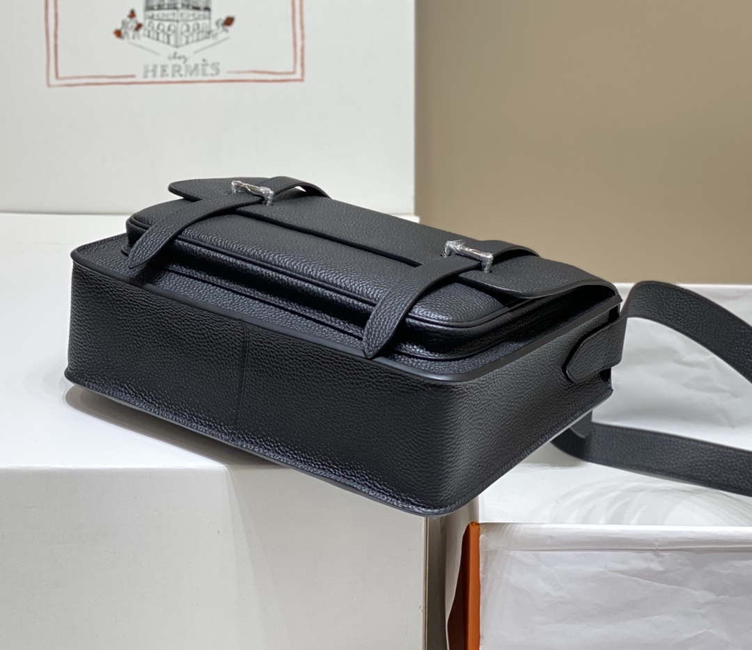 Hermes H074774CK37 Steve light messenger bag Black - Default Title - View 9
