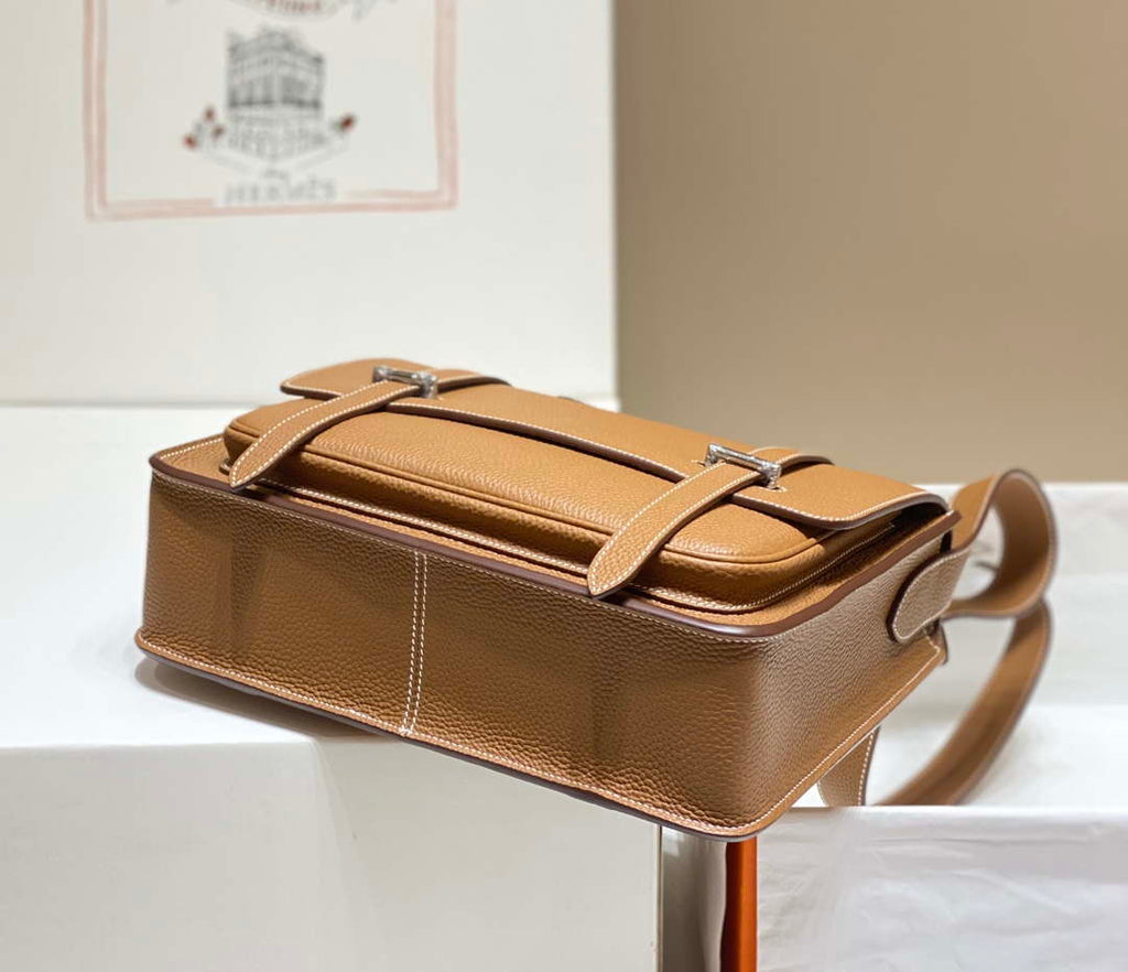 Hermes H074774CK37 Steve light messenger bag Brown