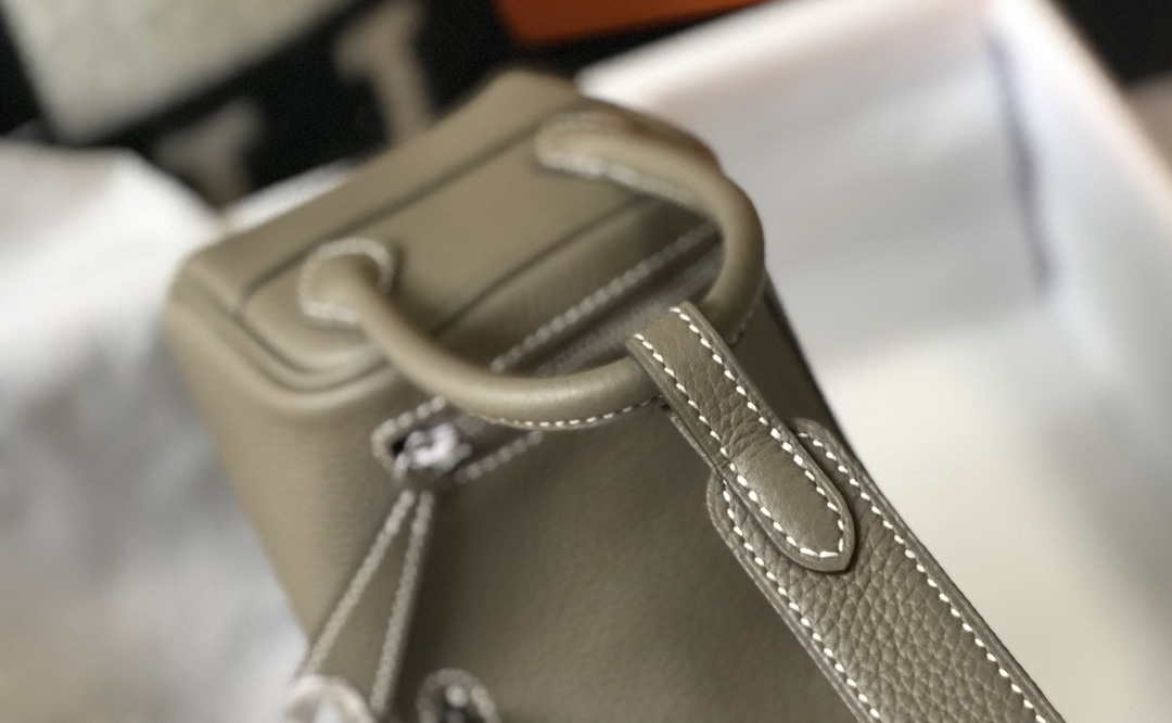 Hermes H079086 Lindy Mini Bag 19cm H231915 - Default Title - View 5