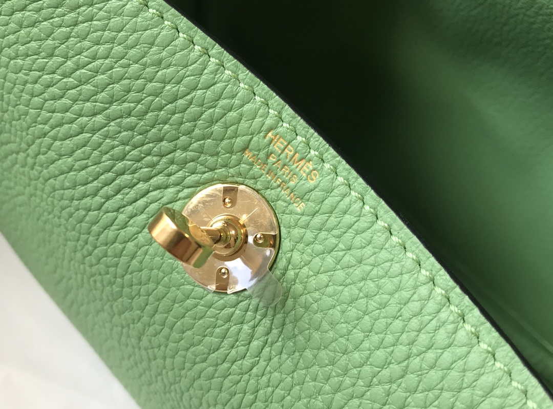 Hermes H079086 Lindy Mini Bag 19cm H231925 - Default Title - View 6