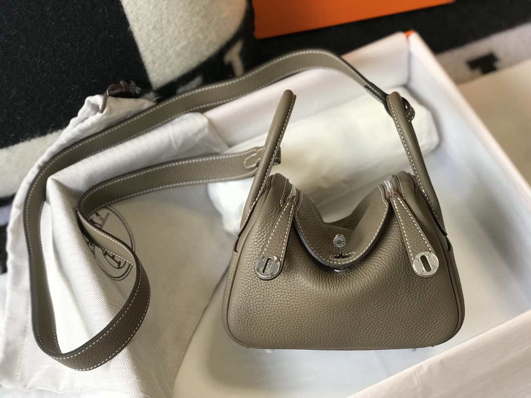 Hermes H079086 Lindy Mini Bag 19cm H231926 - Default Title - View 1