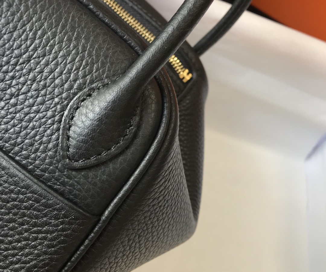 Hermes H079086 Lindy Mini Bag 19cm H231927 - Default Title - View 6
