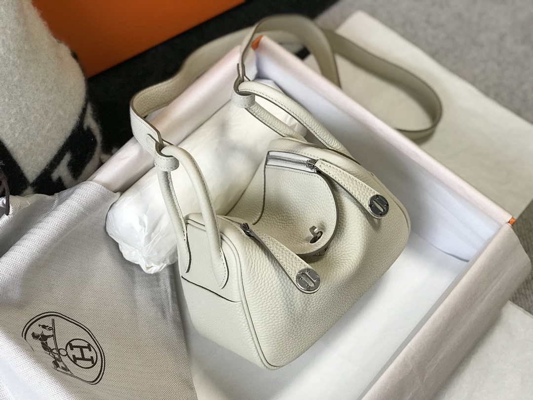 Hermes H079086 Lindy Mini Bag 19cm H231928 - Default Title - View 3
