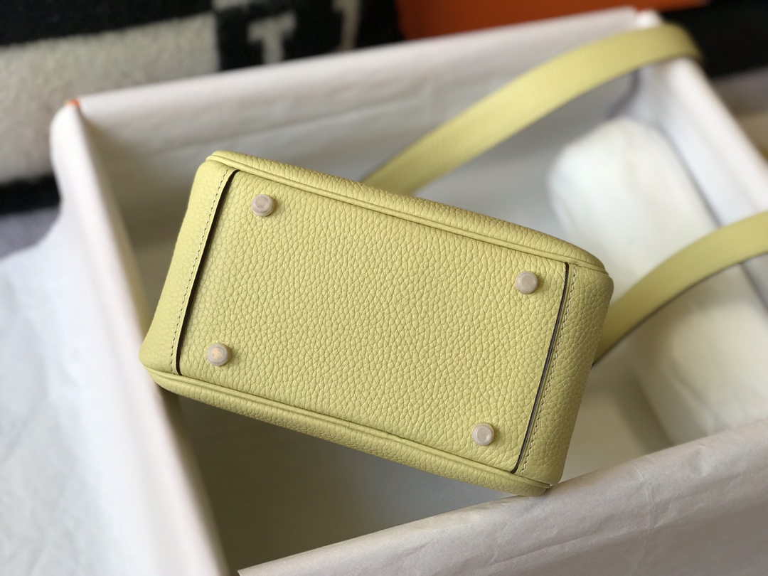 Hermes H079086 Lindy Mini Bag 19cm H231929 - Default Title - View 4