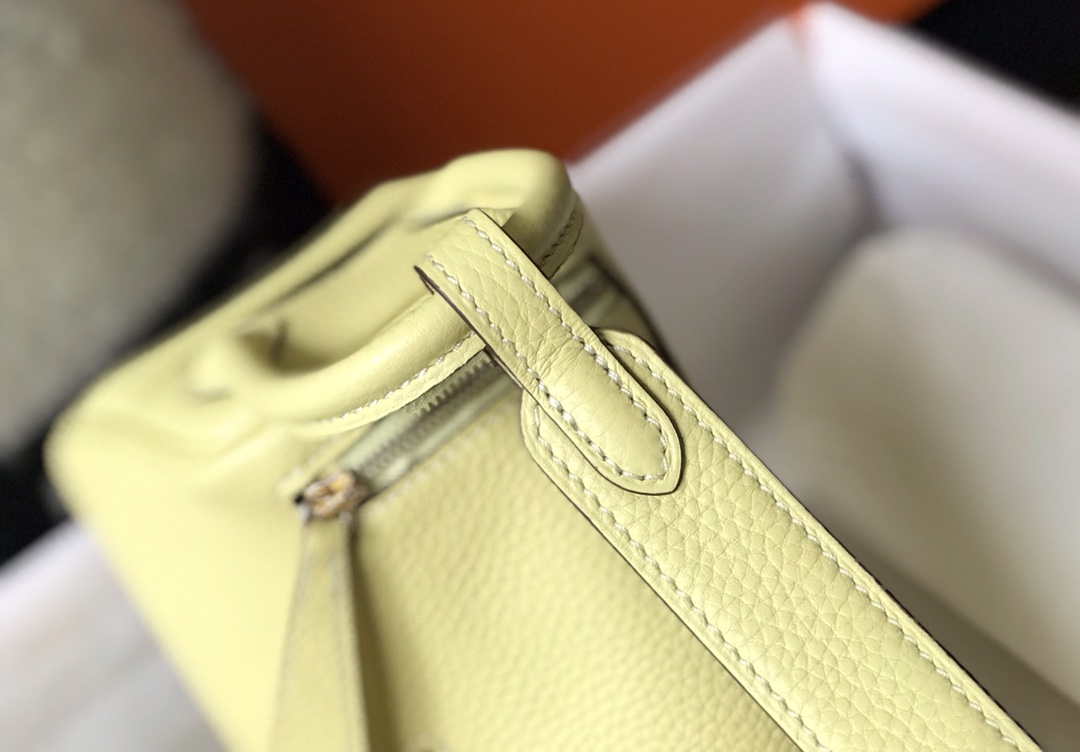 Hermes H079086 Lindy Mini Bag 19cm H231929