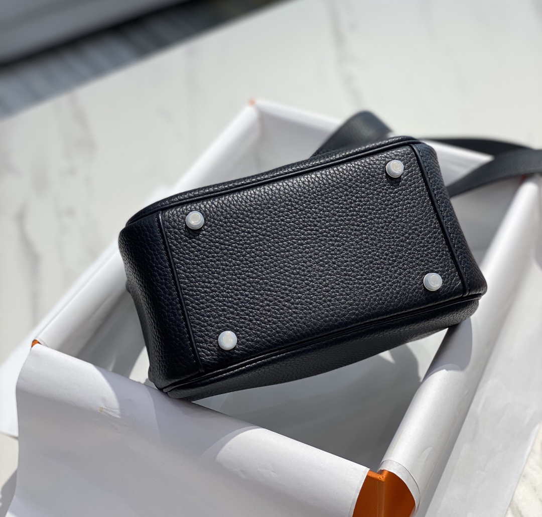 Hermes H079086 Lindy Mini Bag 19cm H231930 - Default Title - View 8
