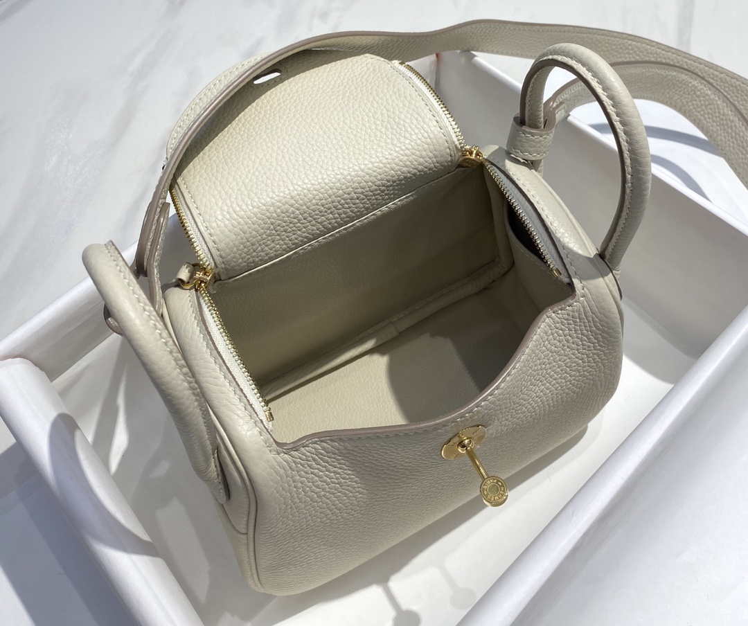 Hermes H079086 Lindy Mini Bag 19cm H231931 - Default Title - View 9
