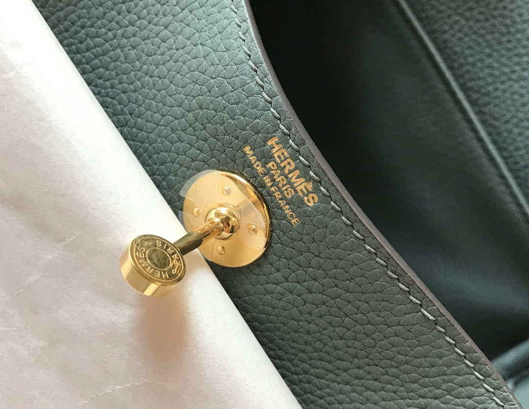 Hermes H079086CK18 Lindy Mini Bag 19cm Semi-manual H231905 - Default Title - View 7