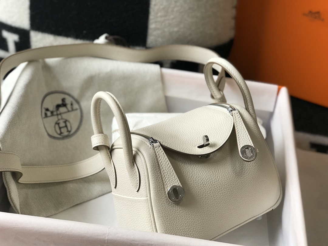 Hermes H079086CK18 Lindy Mini Bag 19cm Semi-manual H231906 - Default Title - View 4