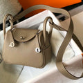 Hermes H079086CK18 Lindy Mini Bag 19cm Semi-manual H231910 - Default Title - View 1